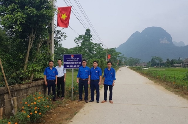 Tuyến đường tại xã Vĩnh Lạc, huyện Lục Yên do thanh niên góp công xây dựng (Ảnh: Tư liệu)