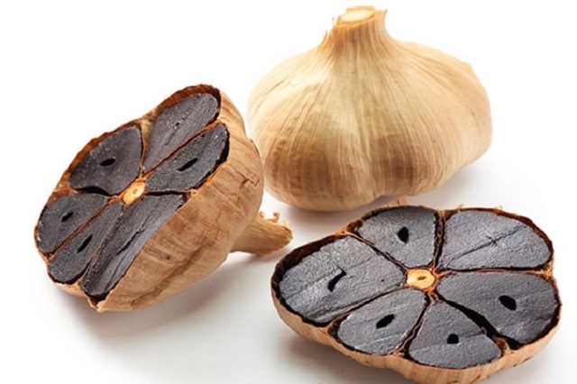 Chế biến tỏi đen giúp nâng cao giá trị sản phẩm.