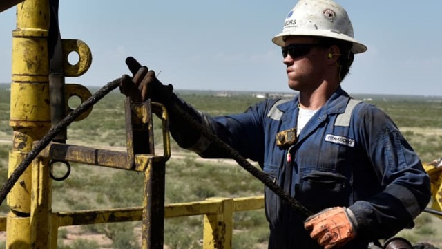 OPEC cắt giảm sản lượng 10 triệu thùng/ngày, giá dầu vẫn sụt gần 10% (Ảnh Internet)