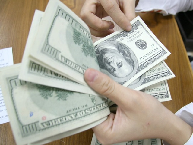 Giá USD giảm tại các ngân hàng thương mại (Ảnh Internet)