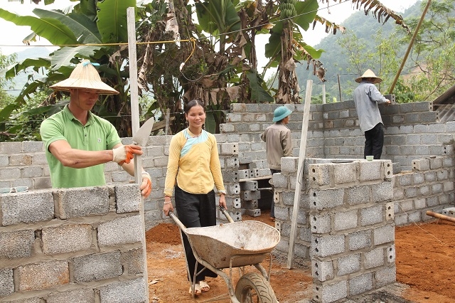 Những ngôi nhà nghĩa tình được HTX 26-3 xây dựng (Ảnh: TL)