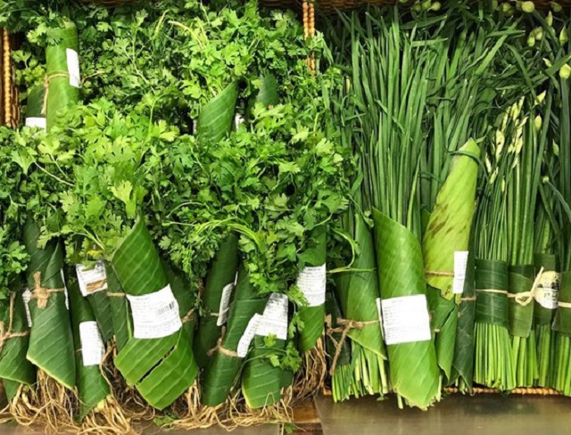 Gói rau bằng lá chuối nên sản phẩm của HTX Thuận Nghĩa được các siêu thị đánh giá cao (Ảnh: TL)