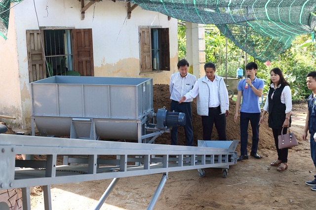 HTX Nấm Vĩnh Ngọc Nha Trang tập huấn về sử dụng máy móc bảo đảm an toàn lao động trong sản xuất cho các thành viên (Ảnh: TL)