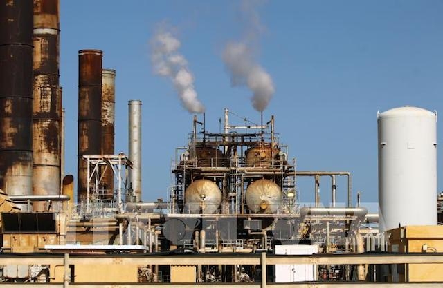 Giá dầu giảm mạnh những ngày gần đây do dư thừa nguồn cung (Ảnh minh hoạ: Internet)