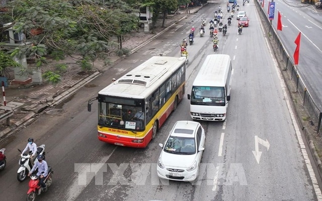 Xe buýt hoạt động trở lại trên 104 tuyến ở Hà Nội (Ảnh Internet)