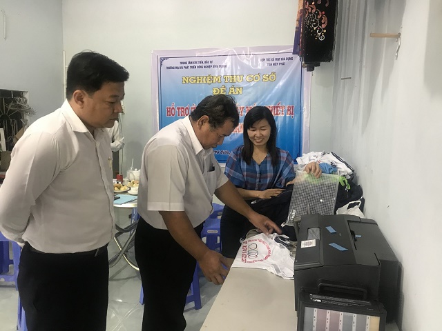 HTX ứng dụng máy móc thiết bị trong may trang phục góp phần nâng cao chất lượng sản phẩm (Ảnh: TL)