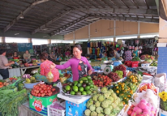 Được kinh doanh trong chợ mới là niềm vui của người dân xã Tân Đông (Ảnh: TL)