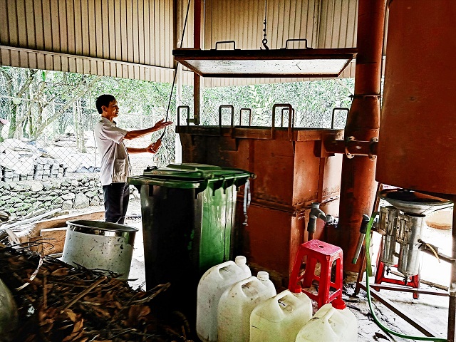 HTX Nông dược xanh Tiên Phước đã đầu tư dây chuyền máy móc, thiết bị phục vụ sản xuất, nâng cao chất lượng sản phẩm. (Ảnh:TL)