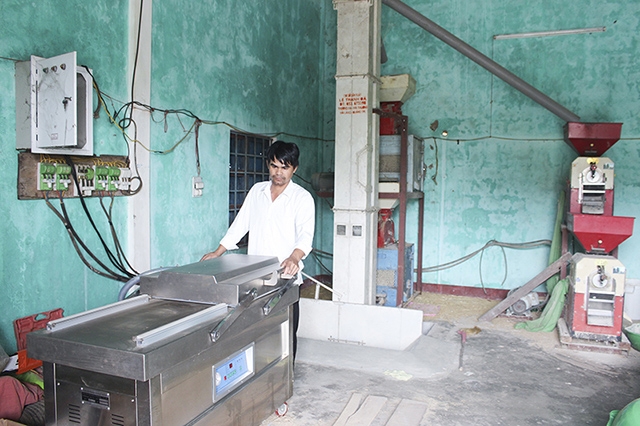 Hệ thống máy móc phục vụ sản xuất của HTX nông nghiệp Cam An cơ bản đáp ứng được yêu cầu (Ảnh: TL)