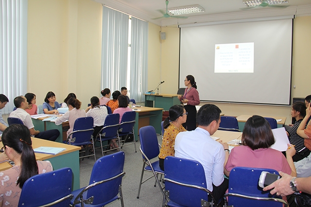 Các học viên tham gia lớp tập huấn Nâng cao năng lực tư vấn, hỗ trợ xây dựng HTX phát triển sản xuất gắn với chuỗi giá trị (Ảnh: Phạm Duy)