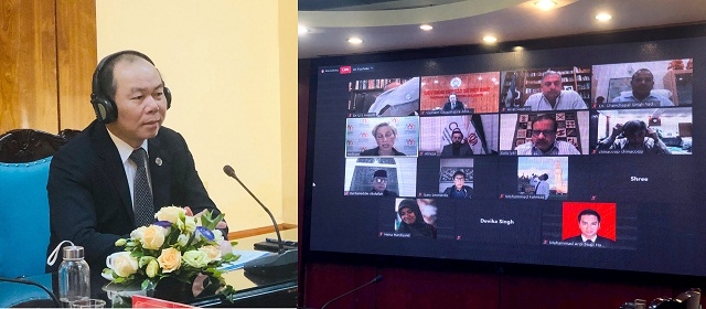 Các đại diện tham dự chia sẻ kinh nghiệm ứng phó với dịch Covid-19