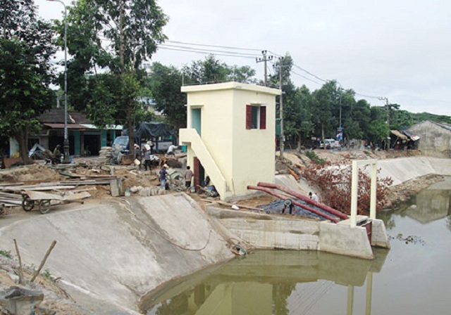 Trạm bơm điện Hoàn Châu do HTX Duy Sơn 2 quản lý, vận hành đã được nâng cấp với tổng kinh phí 2,7 tỷ đồng nhằm chủ động phục vụ nước tưới cho 60ha đất sản xuất nông nghiệp (Ảnh: TL)