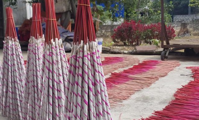 Số lượng hương trầm bình quân hàng năm tại thị trấn Tân Lạc, huyện Quỳ Châu khoảng 38 triệu que (Ảnh: TL)