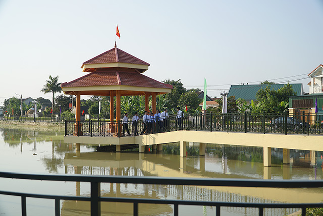 Nhà nghỉ chân trong khuôn viên công trình “Hợp tác xã với Bác Hồ”