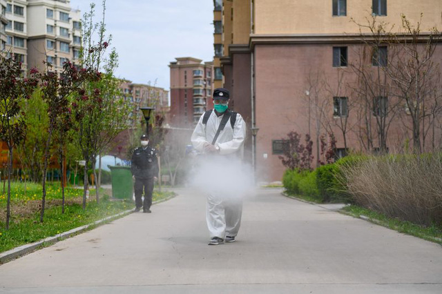 Hơn 100 triệu dân Trung Quốc lại phải sống trong cảnh phong tỏa vì Covid-19 (Ảnh Internet)