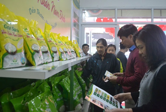 Gạo Toản Xuân - sản phẩm OCOP tỉnh Nam Định được nhiều người tiêu dùng tin tưởng lựa chọn (Ảnh: Văn Đại)
