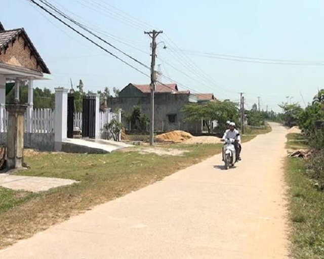 Những con đường ở xã Tịnh Trà đã được bê tông hóa nhờ xây dựng NTM (Ảnh: TL)