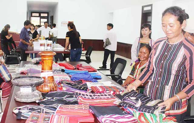 Người lao động S’tiêng ở Bình Phước với nghề thủ công truyền thống