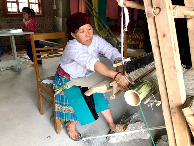 HTX trở thành nơi dạy nghề cho phụ nữ vượt qua khó khăn.