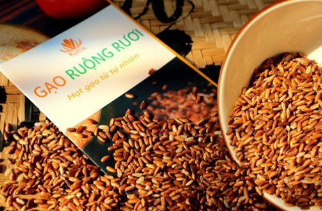 Gạo ruộng rươi có giá trị dinh dưỡng cao gấp nhiều lần so với các loại gạo khác (Ảnh T.L)