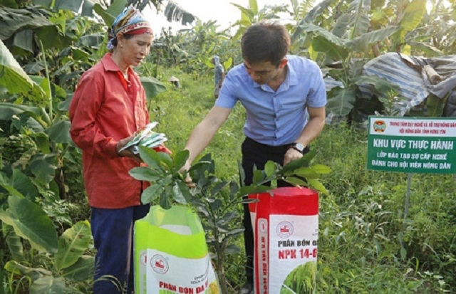 Sau khi được học nghề, người dân có thể áp dụng ngay vào thực tế sản xuất.