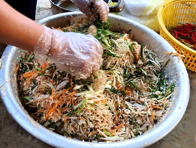 Huyện Hương Khê đã thành lập tổ hợp tác sản xuất nhút mít và phân phối đi khắp các tỉnh thành trong cả nước (Ảnh: TL)