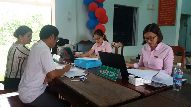 Thành viên HTX Triệu Thuận vay vốn phát triển kinh tế