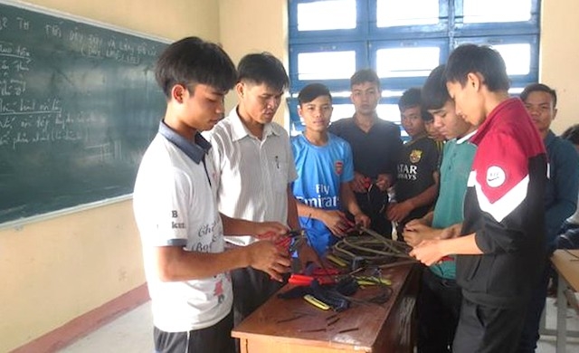 Nhiều thanh niên dân tộc thiểu s ở huyện Cư M’gar đã tự tạo việc làm bền vững sau khi học nghề
