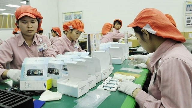 Kim ngạch xuất khẩu điện thoại và linh kiện đạt 18,3 tỷ USD, là một trong 18 mặt hàng có kim ngạch xuất khẩu trên 1 tỷ USD trong 5 tháng đầu năm (Ảnh: TL)