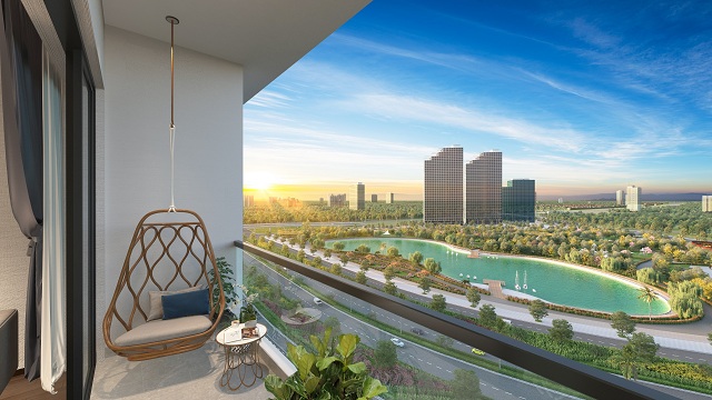 Ban công căn hộ The Matrix One với tầm view ôm trọn công viên hồ điều hòa 14ha nằm đối diện Dự án