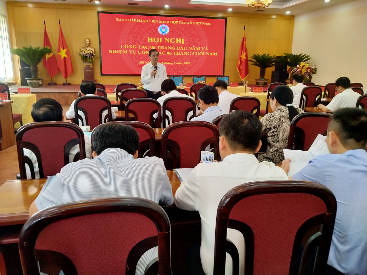 Tổ thảo luận số 1 Hội nghị Ban chấp hành Liên minh HTX Việt Nam lần thứ 10.