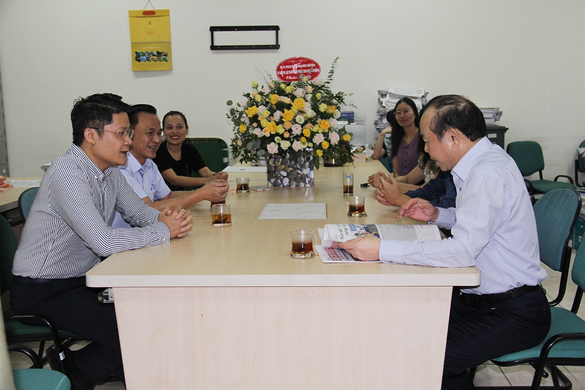 Chủ tịch VCA Nguyễn Ngọc Bảo cho biết, Thời báo Kinh Doanh đã phản ánh tương đối đầy đủ, khách quan, chân thật việc phát triển của khu vực KTHT, HTX và các hoạt động của VCA (Ảnh: Phạm Duy)