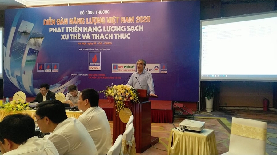 PGs.Ts. Trần Đình Thiên nhấn mạnh tới rủi ro các doanh nghiệp nước ngoài mua lại dự án điện gió, điện mặt trời