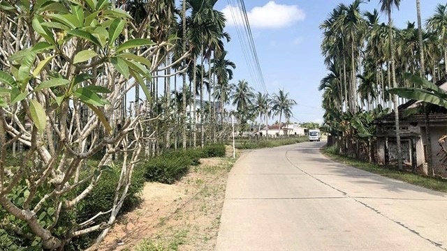 Về Nghĩa Hành hôm nay, nhiều tuyến đường làng, ngõ xóm được bê tông sạch đẹp.