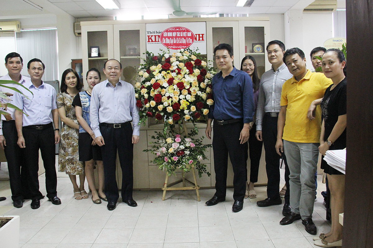 Chủ tịch Liên minh HTX Việt Nam Nguyễn Ngọc Bảo tới thăm và chúc mừng Thời báo Kinh doanh nhân dịp kỷ niệm ngày Báo chí cách mạng 21/6/2020