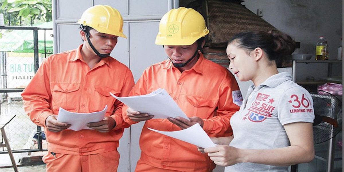 Nhiều khách hàng phải thanh toán tiền điện cao hơn trong tháng 5/2020 (Ảnh: Internet)