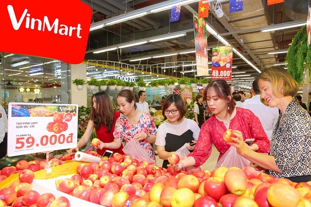 Lễ hội Táo và Kiwi nhập khẩu từ New Zealand diễn ra tại VinMart Times City (Hà Nội) và VinMart Landmark 81 (Tp. Hồ Chí Minh) trong ngày 20/6/2020.