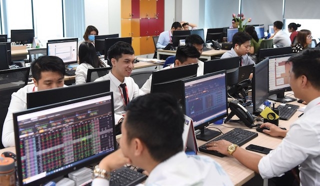 Từ 1/1/2021, các nhà đầu tư không chuyên nghiệp sẽ phải dừng cuộc chơi trên thị trường TPDN phát hành riêng lẻ (Ảnh: Internet)