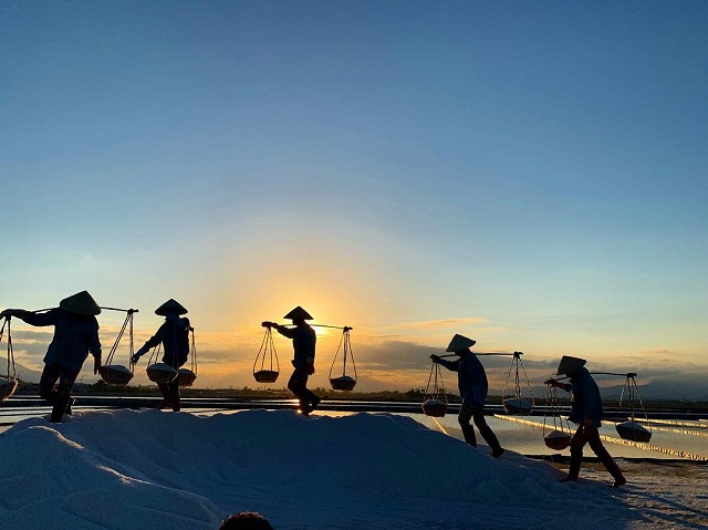 Những cánh đồng muối thu hút du khách bởi vẻ đẹp riêng (Ảnh:TL)