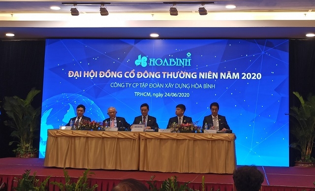 Thông tin một tập đoàn đang gom mua 51% cổ phần của Hòa Bình là không có