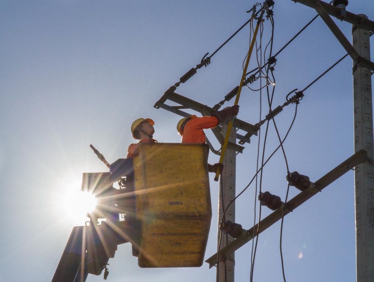 EVN cảnh báo sự cố hư hỏng các đường truyền tải điện