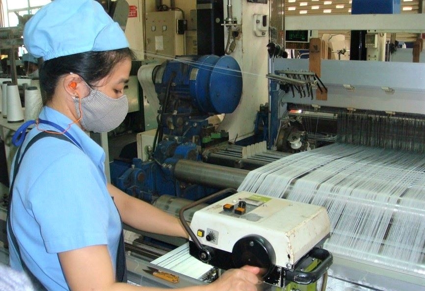 Dịch Covid-19 đã ảnh hưởng đến nhiều doanh nghiệp và người lao động (Ảnh minh họa: Internet)