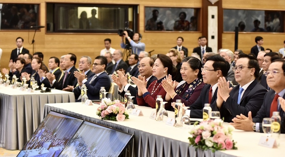 Hội nghị Cấp cao đầu tiên trong năm sẽ là Hội nghị nội bộ của các lãnh đạo ASEAN rà soát công tác xây dựng Cộng đồng ASEAN kể từ Hội nghị Cấp cao ASEAN 35, cho ý kiến chỉ đạo về hướng triển khai các trọng tâm ưu tiên của năm.