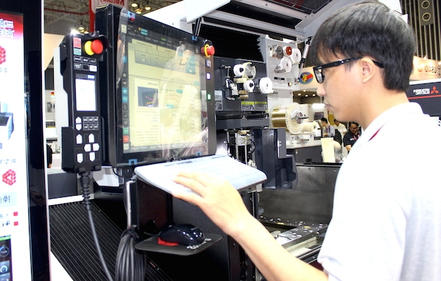 Các DN Việt muốn bán được hàng thông qua kênh online thì phải có sự thay đổi về giá trị