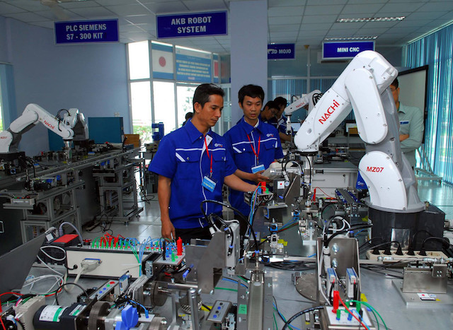 Ứng dụng kỹ thuật số và tự động hóa có vai trò chiến lược, quyết định doanh nghiệp có sống sót sau đại dịch Covid-19 hay không (Ảnh minh hoạ: Internet)