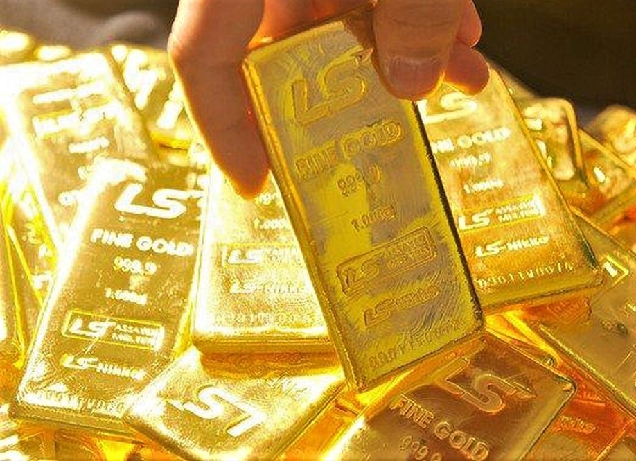 Giá vàng thế giới tiếp tục phá đỉnh 8 năm do lo ngại về dịch bệnh Covid-19 gia tăng (Ảnh: TL)