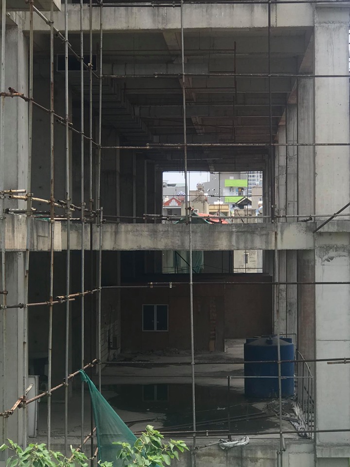 Trả lời báo chí mới đây, ông Nguyễn Quang Tuấn - Phó Chủ tịch UBND phường Mộ Lao, quận Hà Đông, Hà Nội cho biết, được sự chỉ đạo của quận, phường Mỗ Lao đã nhiều lần thúc chủ đầu tư đẩy nhanh tiến độ để bàn giao nhà cho khách hàng. Tuy nhiên, chủ đầu tư chỉ hứa sẽ tiếp tục triển khai vào quý III và quý IV/2020. Lý do họ chưa triển khai là đang tìm đối tác nhà thầu thi công. Đến giờ, dự án vẫn bất động, không có dấu hiệu triển khai.
