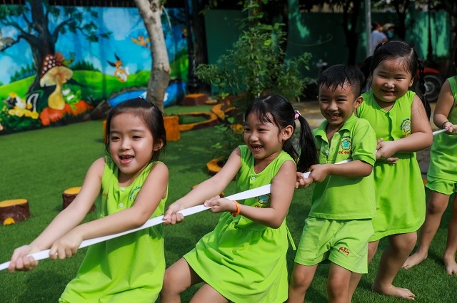 Uống sữa mỗi ngày giúp tăng cường thể chất các em