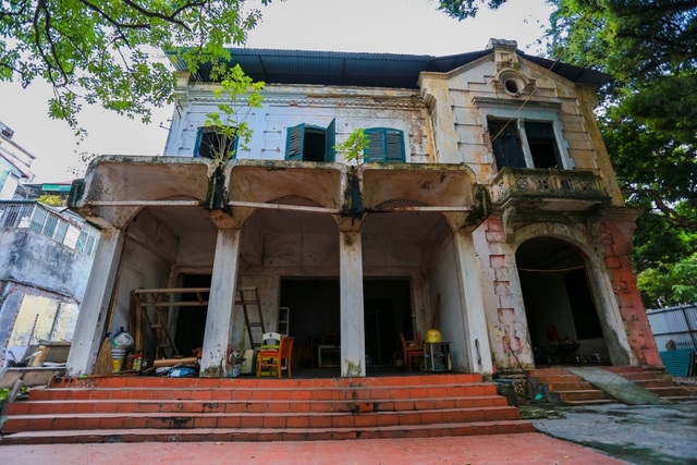 Hà Nội yêu cầu các quận, huyện tạm dừng cấp phép phá dỡ, cải tạo, sửa chữa các công trình biệt thự xây dựng trước năm 1954 (Ảnh minh hoạ: Internet)