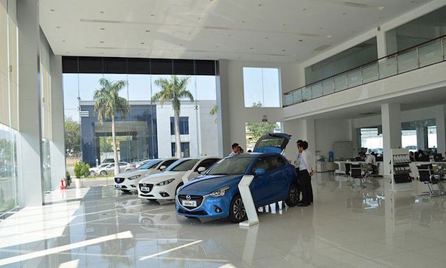 Doanh thu tại nhiều đại lý ô tô tăng đột biến kể từ khi chính sách giảm phí trước bạ với xe nội được thông qua